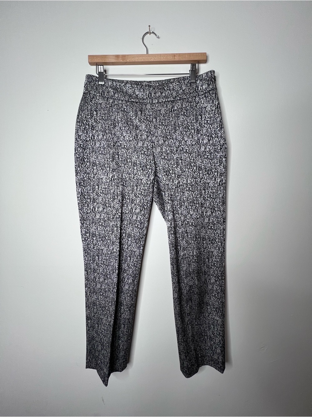 NIC+ZOE Black and White Abstract Print Pants